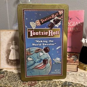 Vintage 1992 Tootsie Roll Tin can